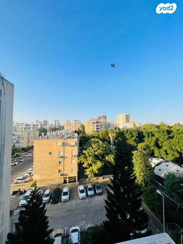 דירה, נווה אליעזר וכפר שלם מזרח, תל אביב יפו