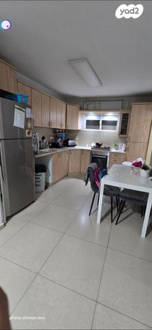 דירה, מגדים, מעלה אדומים