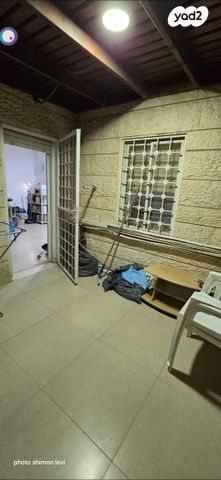 דירה, מגדים, מעלה אדומים