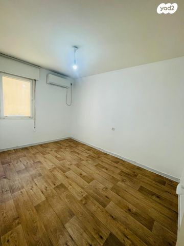 דירה, נווה אליעזר וכפר שלם מזרח, תל אביב יפו