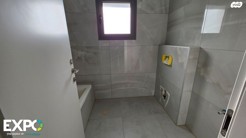 דופלקס, לשם 44, שאר העיר, אריאל