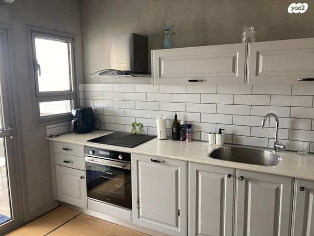 דירה, דרך העצמאות, ליבת העיר, יהוד מונוסון