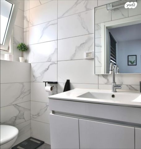 דירה, א.ד. גורדון, קרית מוצקין