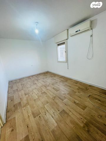 דירה, נווה אליעזר וכפר שלם מזרח, תל אביב יפו