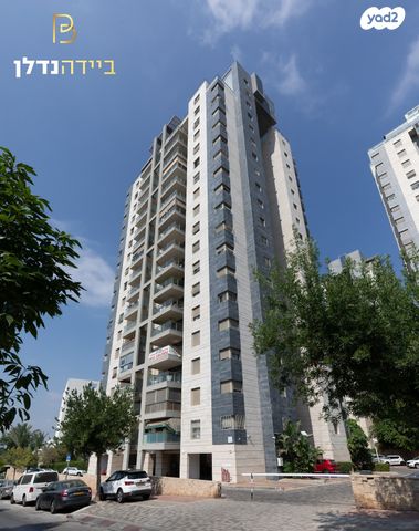 דירה, אבן גבירול, רחובות