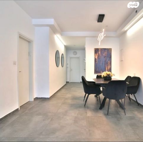 דירה, א.ד. גורדון, קרית מוצקין