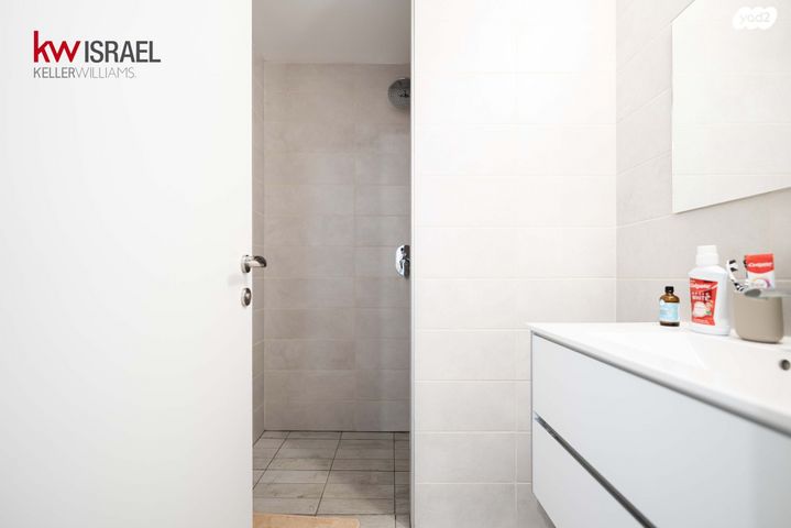 דירה, אריק איינשטיין, דרום חדש, פארק הים, בת ים