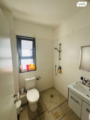 דירה, אלמוג, גלי כרמל, טירת כרמל