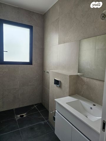 גג/ פנטהאוז, קרית טבעון