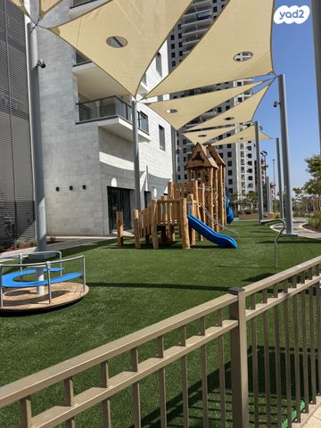 דירה, אמנון ליפקין שחק, נוף הטיילת, נתניה