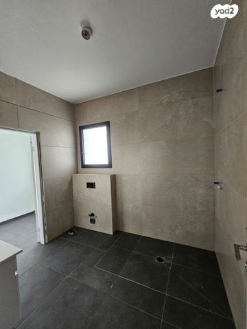 גג/ פנטהאוז, קרית טבעון