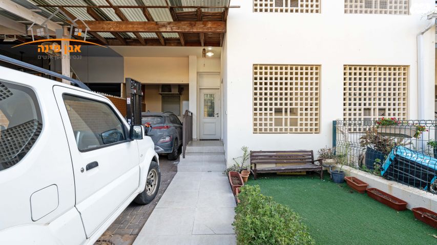 דו משפחתי, דולב, גדרה הצעירה, גדרה