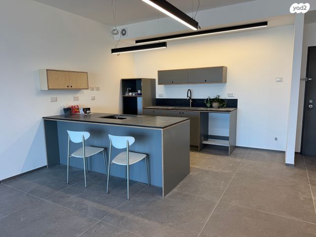 דירה, אמנון ליפקין שחק, נוף הטיילת, נתניה