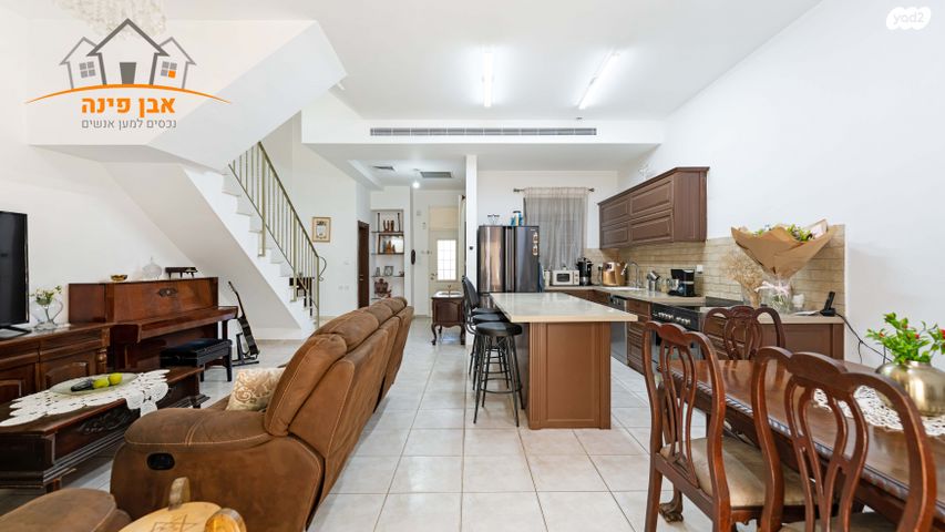 דו משפחתי, דולב, גדרה הצעירה, גדרה