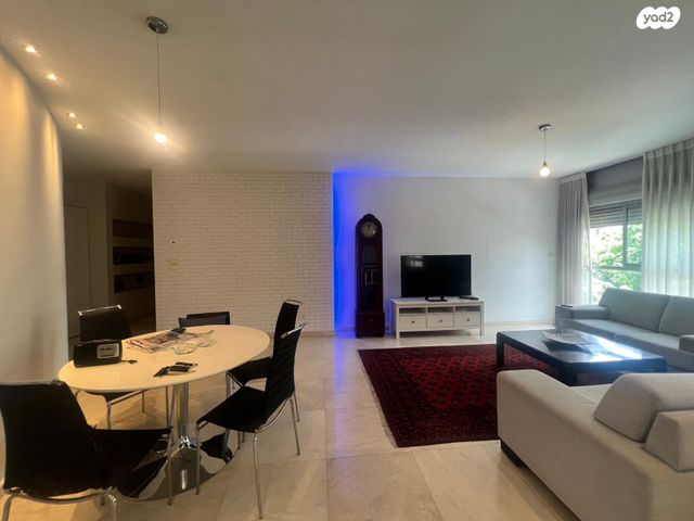 דירה, בארי, תל אביב יפו