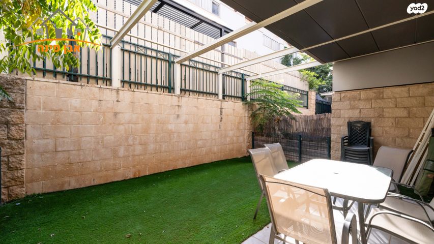 דו משפחתי, דולב, גדרה הצעירה, גדרה