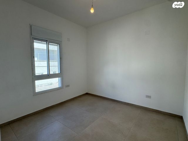 דו משפחתי, חורשת האקליפטוס, אדמית / יערית, שלומי