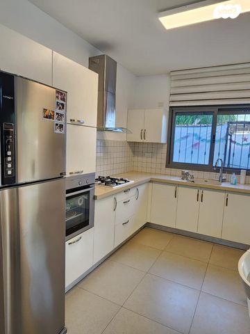 דירת גן, שמואל הנגיד, פרדס חנה כרכור