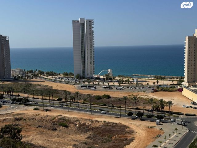 אמנון ליפקין שחק 