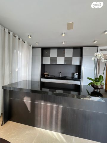 גג/ פנטהאוז, נמל יפו 12, עג'מי, גבעת העליה, תל אביב יפו