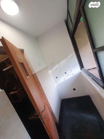 דירה, רחבת הרב עוזיאל, שכונה י"א, באר שבע