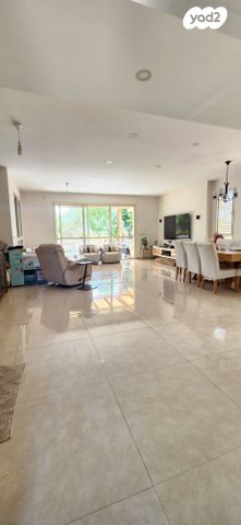 דו משפחתי, קרית בן צבי-רסקו, רעננה