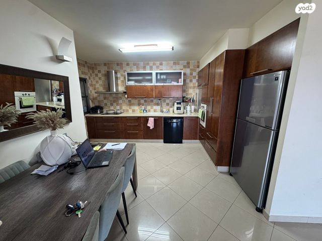 דירה, חולון