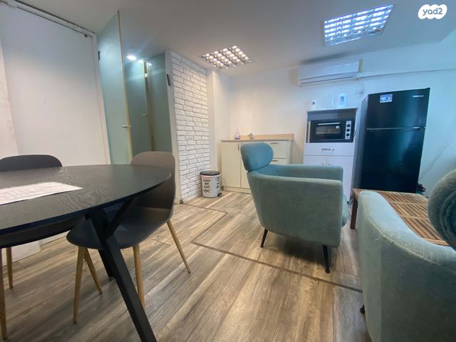 שכונת חשמונאים, מרכז העיר א