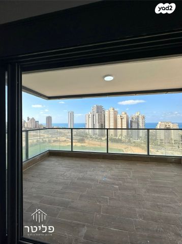 אמנון ליפקין שחק 