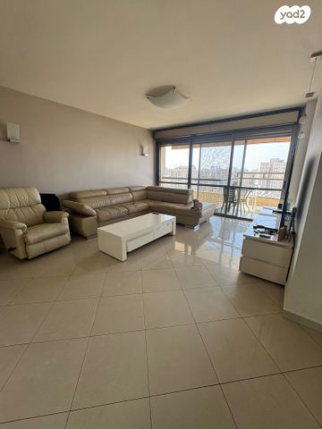 דירה, חולון