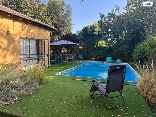 שיכון פועלים א'