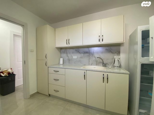 דרך השלום 42