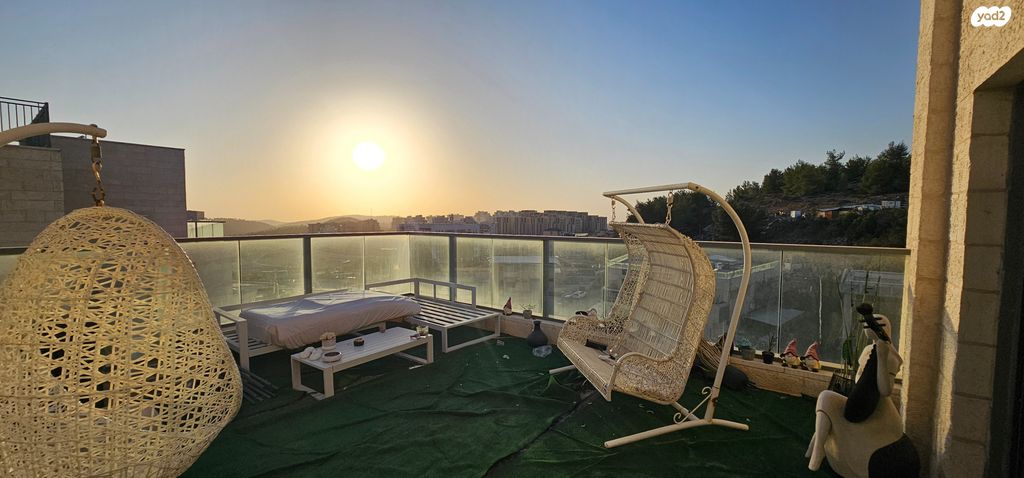 גג/ פנטהאוז, השקד, נופי החורש, מבשרת ציון