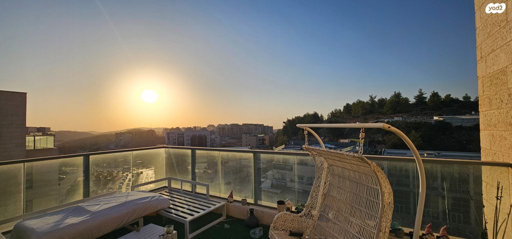 גג/ פנטהאוז, השקד, נופי החורש, מבשרת ציון