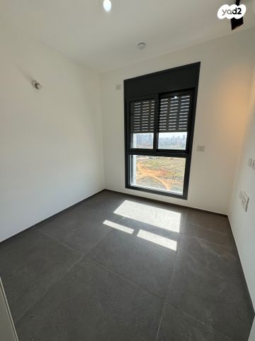 דירה, אמנון ליפקין שחק, נוף הטיילת, נתניה