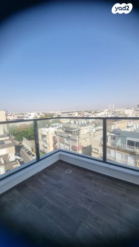 גג/ פנטהאוז, החשמונאים, גרין ועם, חולון