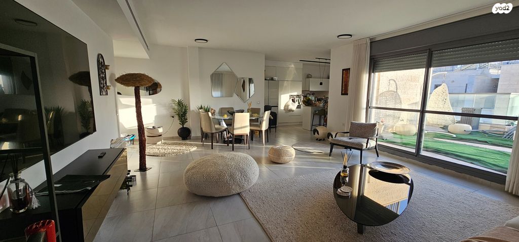 גג/ פנטהאוז, השקד, נופי החורש, מבשרת ציון