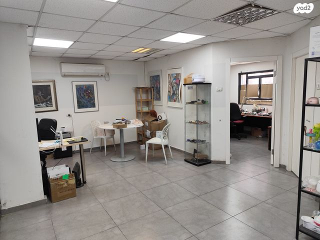 משרדים, ארגמן, טירת יהודה