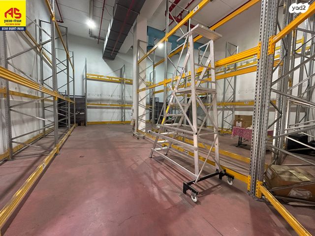 מחסנים, קרית שדה התעופה / איירפורט סיטי