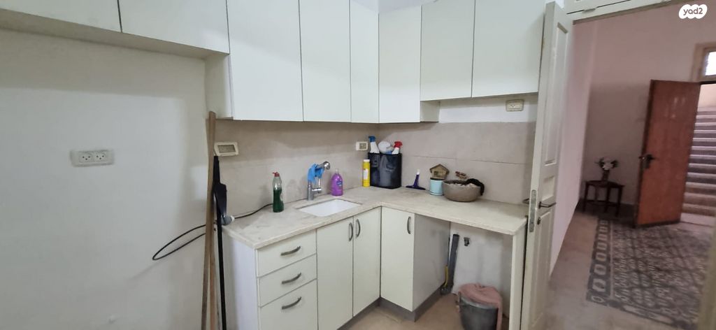 משרדים, העיר התחתית, ואדי סאליב, חיפה