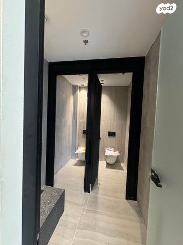 משרדים, דרך מנחם בגין 13, בורסה, רמת גן