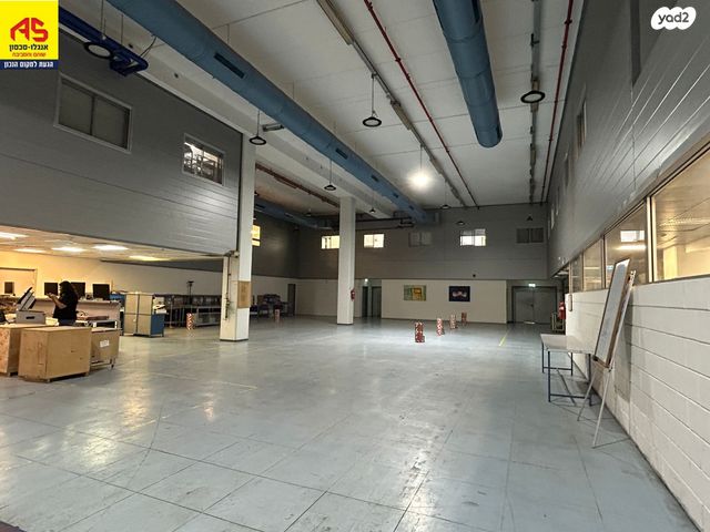 מחסנים, קרית שדה התעופה / איירפורט סיטי