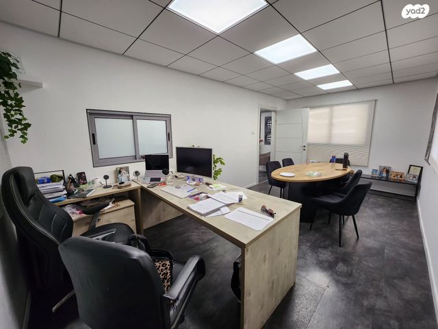 משרדים, המסגר, קרית ביאליק