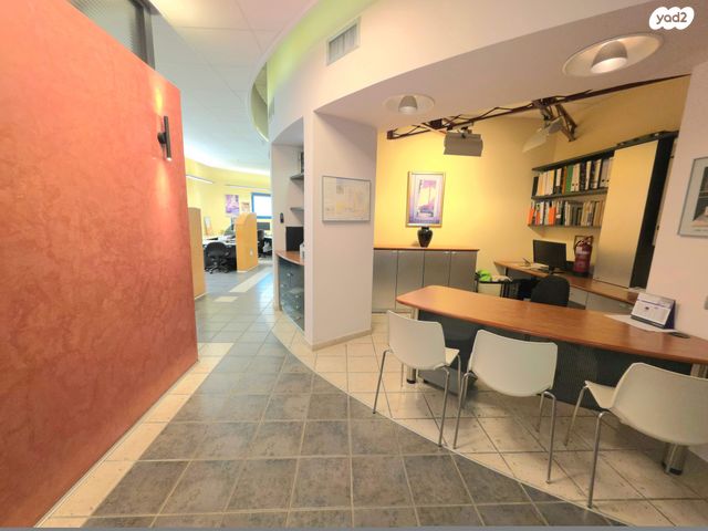 משרדים, אתגר, טירת כרמל