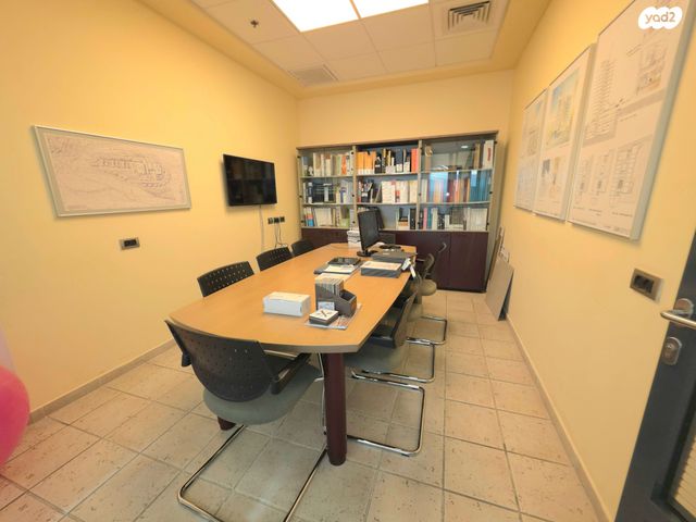 משרדים, אתגר, טירת כרמל