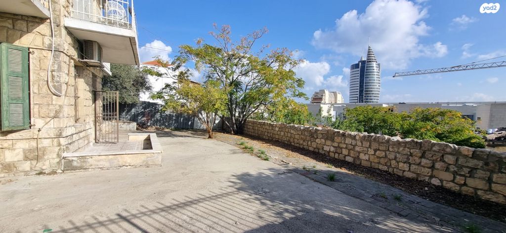 משרדים, העיר התחתית, ואדי סאליב, חיפה