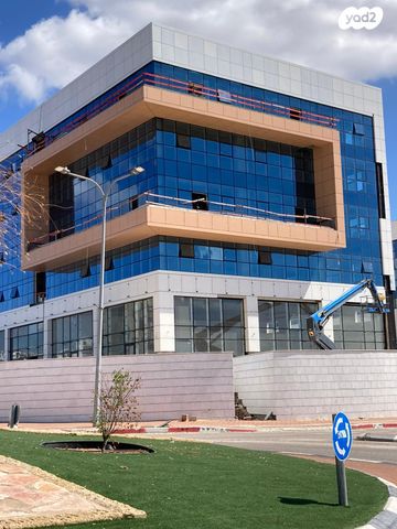 חנויות/ שטח מסחרי