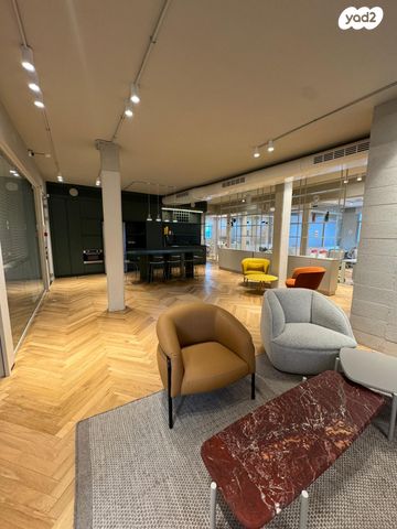 דרך מנחם בגין 14