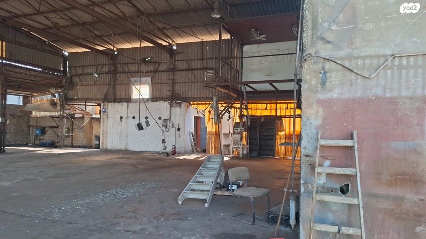 מבני תעשיה, גיל עמל, הוד השרון