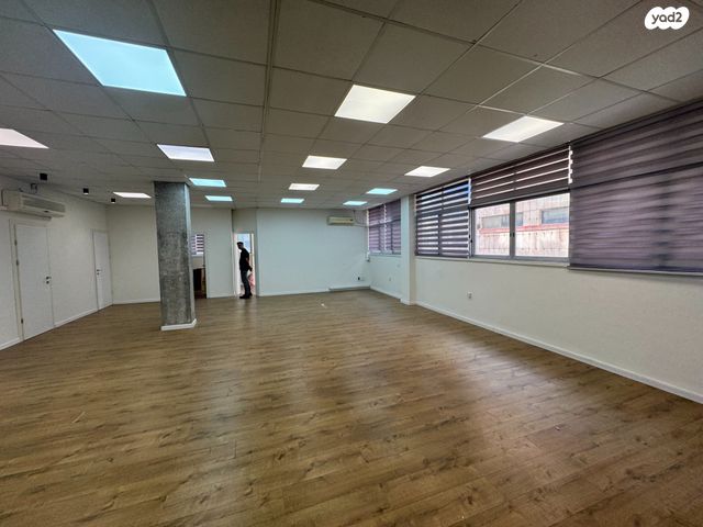 משרדים, בצלאל, בורסה, רמת גן